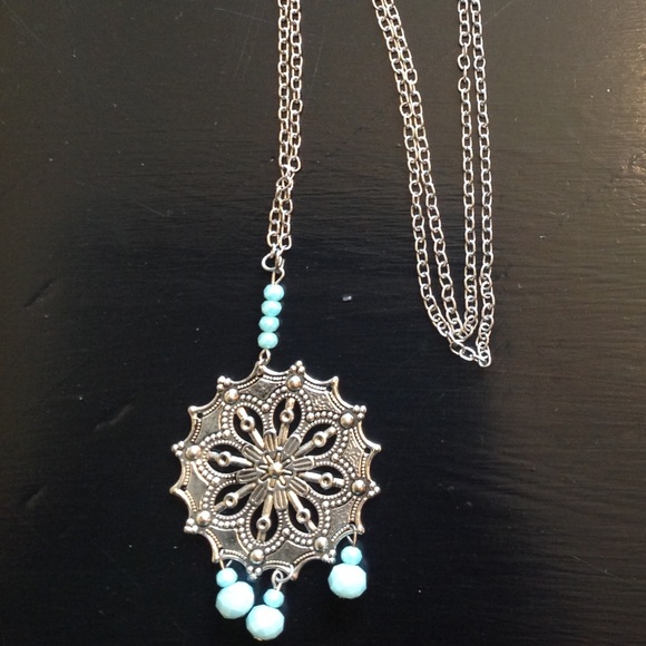 Silver and blue necklace - Picture 2 of 2